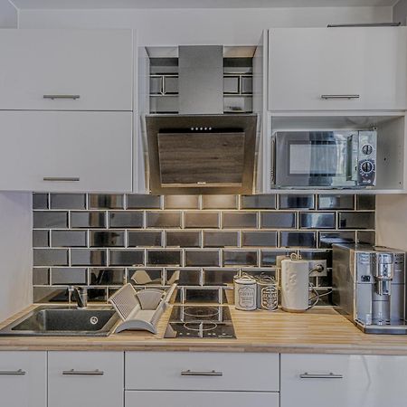 Apartamenty โควารี ภายนอก รูปภาพ