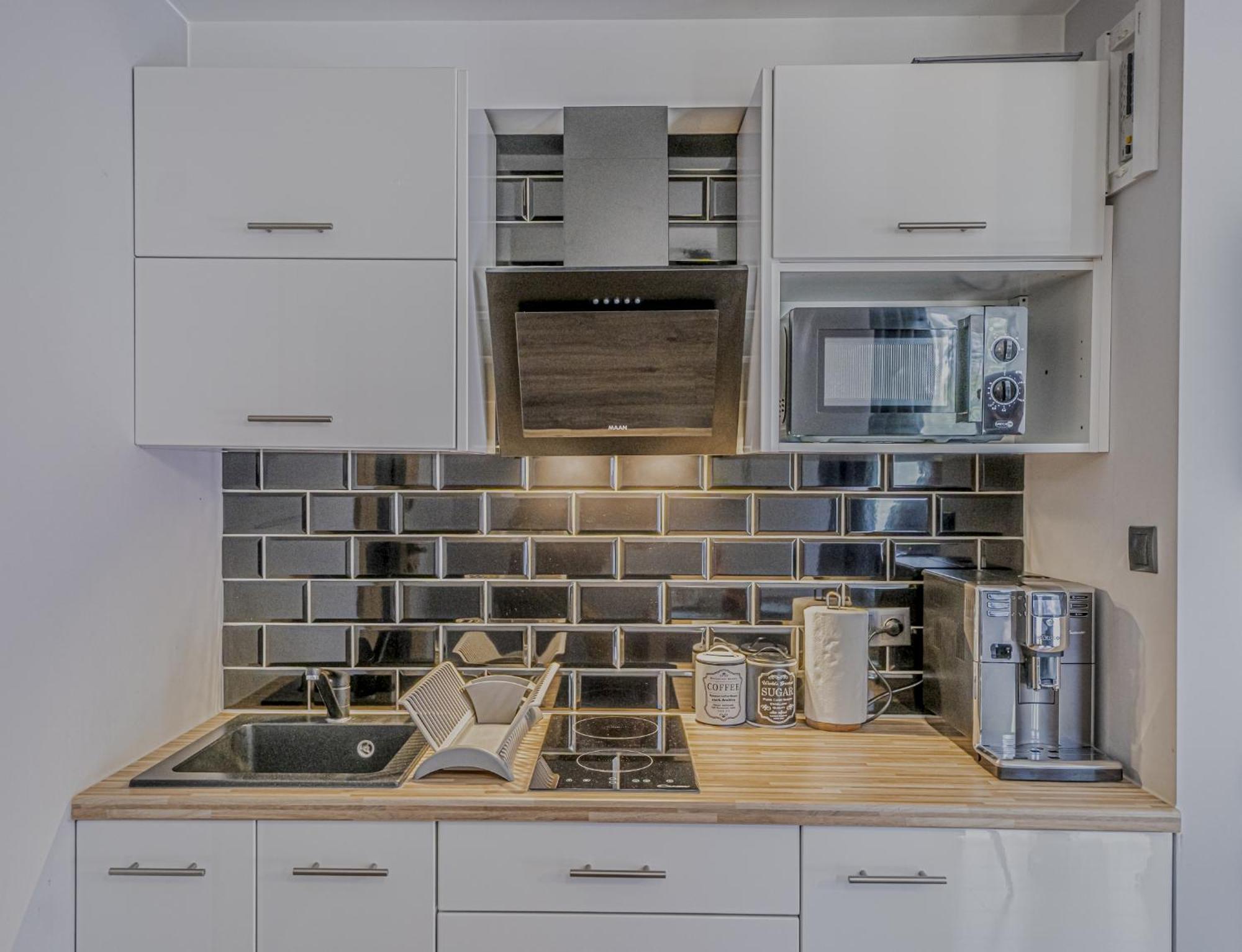 Apartamenty โควารี ภายนอก รูปภาพ